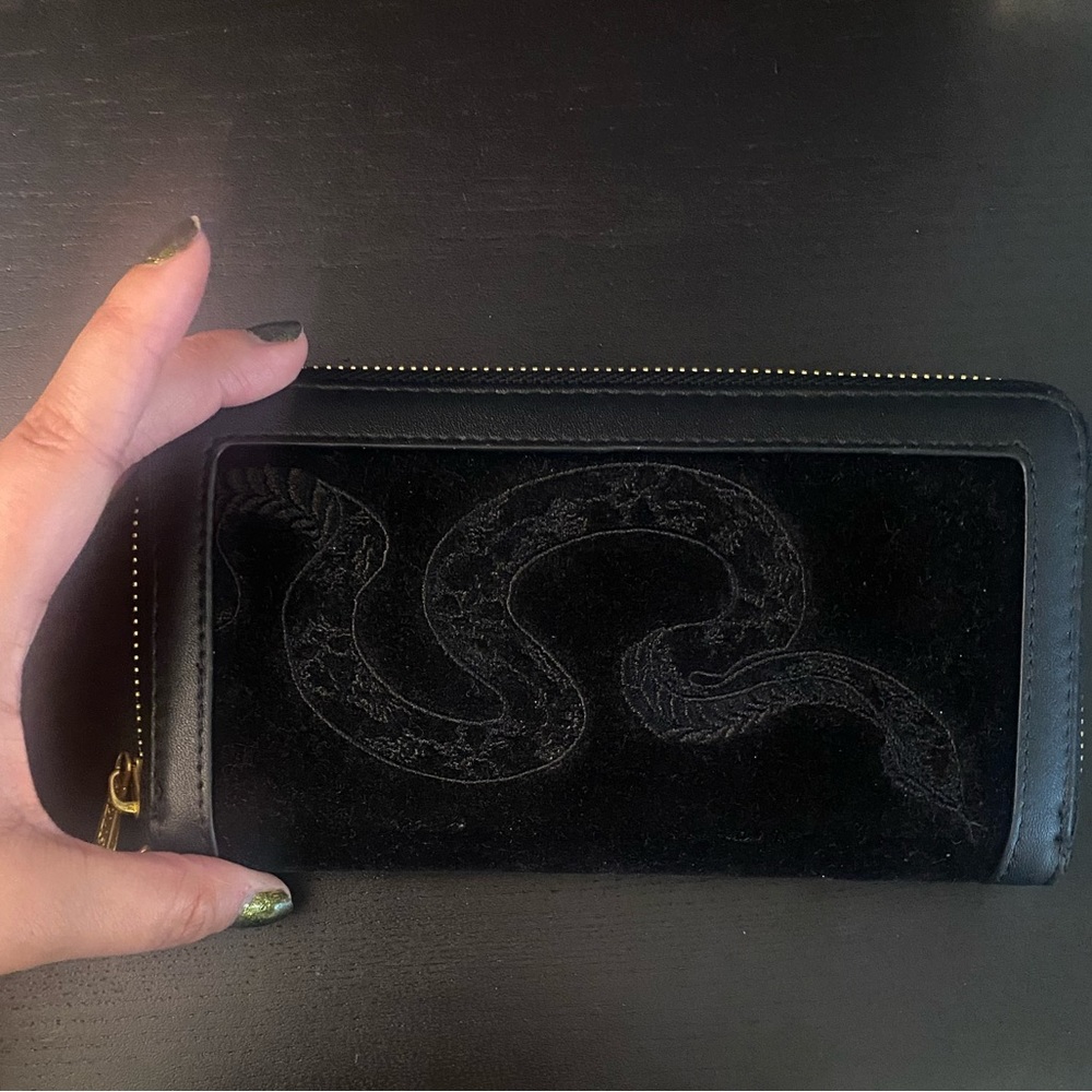Kill Star Hiss Me wallet